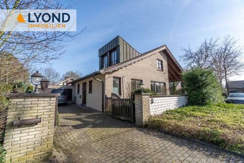 LYD 3692 - 1 Außenansicht - Großes freistehendes EFH oder 2FH Haus in TOP Lage von Borken - viele Nutzungsmöglichkeiten