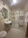 Duschbad bei Hauptschlafzimmer - 