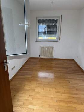 Büro oder Kinderzimmer - 3 Zimmer Etagenwohnung in Tamm