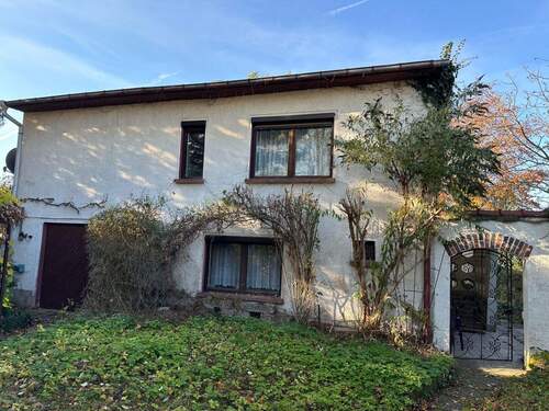 Hausansicht - 4 Zimmer Einfamilienhaus zum Kaufen in Weinböhla