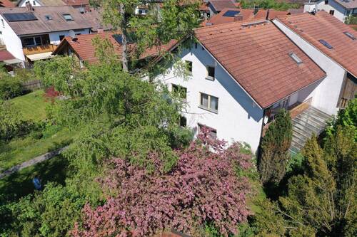 Hauswestansicht - 6 Zimmer Mehrfamilienhaus, Wohnhaus in Polling