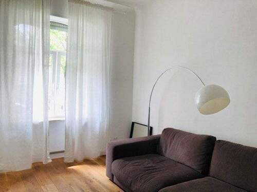 Wohnzimmer - 61,5 qm Denkmaltraum - kernsaniert und ideal aufgeteilt