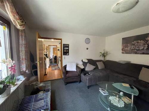 EG: Wohnzimmer (Weitwinkelaufnahme) - 