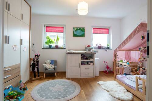 Schlafzimmer 2 OG.jpg - 