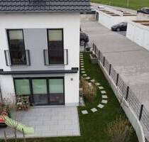 Neuwertiges Reiheneckhaus (2022) – Wohnen wie im Neubau ohne Baustress in Top-Lage von Dorfen