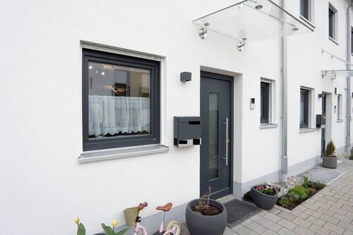 Eingang.jpg - 5 Zimmer Reihenendhaus in Dorfen