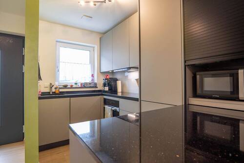 Hochwertige Einbauküche.jpg - 