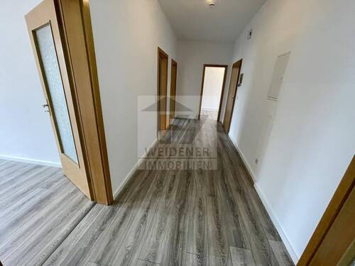 Flur - 4 Zimmer Etagenwohnung zur Miete in Gera