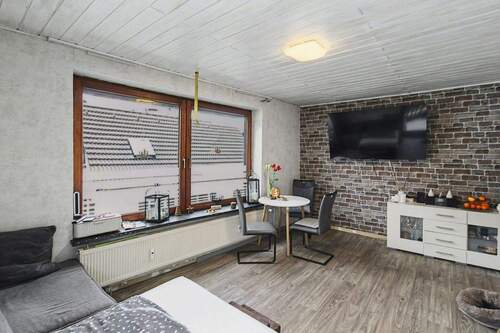 Wohnzimmer OG - 6 Zimmer Mehrfamilienhaus, Wohnhaus in Lich