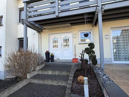 Eingangsbereich - Mehrfamilienhaus, Wohnhaus mit 250,00 m&sup2; in Herschbach zum Kaufen