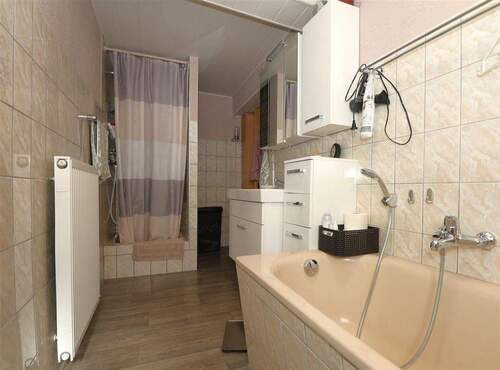 Badezimmer Erdgeschoss - 