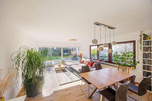 Wohn- und Essbereich - 3 Zimmer Etagenwohnung zum Kaufen in Stuttgart