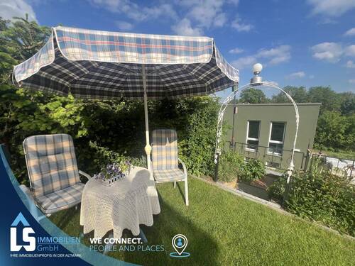 Sitzgelegenheit im Garten - 