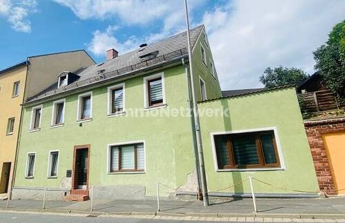 Front Objekt - 8 Zimmer Mehrfamilienhaus, Wohnhaus zum Kaufen in Selb