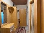 Flur m. Abstellber. re. - 