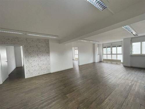 Empfangsbereich (Weitwinkelaufnahme) - 7 Zimmer Büro zur Miete in Rastatt