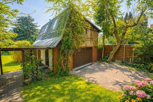 Garage mit Wohnung - 