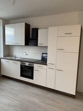neue Einbauküche - Etagenwohnung mit 85,10 m² in Hof zur Miete