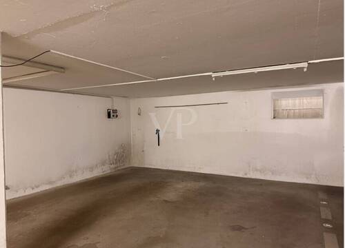 Tiefgaragenstellplatz - 