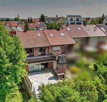 Großzügiges Eckhaus mit viel Platz, Garten und Potenzial - Böblingen