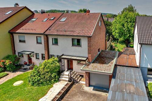 Ansicht vorne - 6 Zimmer Reihenendhaus zum Kaufen in Böblingen