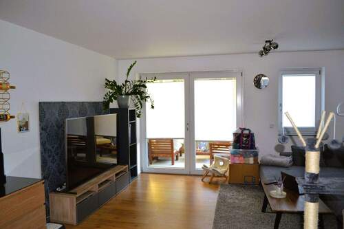 Wohnzimmer - 2 Zimmer Etagenwohnung zur Miete in Sulzbach am Main