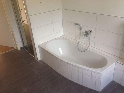 Dusche und Wanne - 