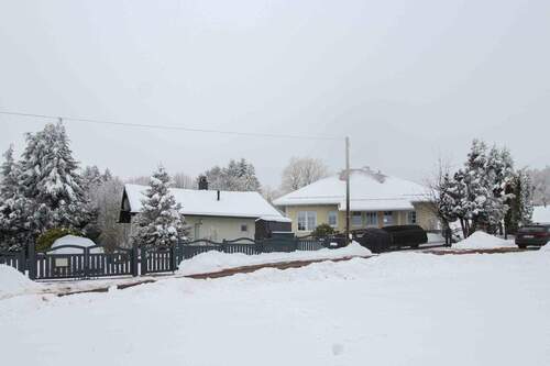 Außenansicht (3) - Tolles Einfamilienhaus mit Wohnbungalow auf großem Grundstück in herrlicher Lage
