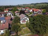 Hausansicht - Großes Zweifamilienhaus mit Einliegerwohnung und riesigem Garten in ruhiger Lage von Sindelsdorf!