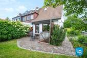 Terrasse mit Kellerzugang - 