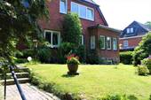 Vorgarten - 4 Zimmer Etagenwohnung in Heikendorf