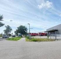 Beste Sichtbarkeit: Asphaltierte Freifläche - Neutraubling