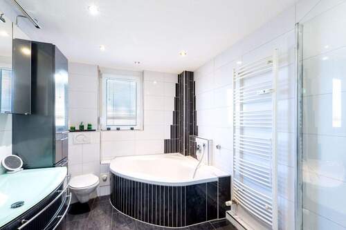 Bad - 4 Zimmer Etagenwohnung zum Kaufen in Filderstadt