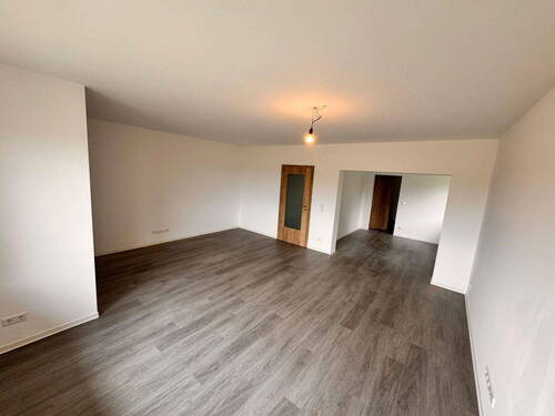 Wohnzimmer/ Esszimmer - 
