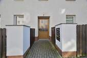 Eingangsbereich - Mehrfamilienhaus, Wohnhaus in Lichtenstein/Sachsen