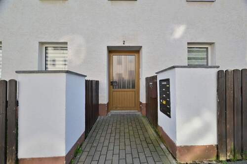 Eingangsbereich - Mehrfamilienhaus, Wohnhaus in Lichtenstein/Sachsen
