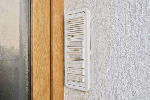 Klingelanlage - Mehrfamilienhaus, Wohnhaus in Lichtenstein/Sachsen zum Kaufen