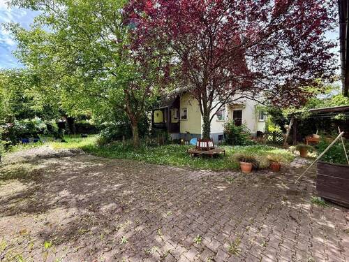 Hofseite - 5 Zimmer Einfamilienhaus in Wiesloch