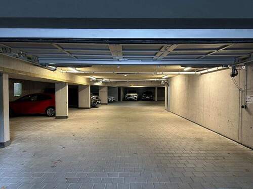 Tiefgarage Haus A - innen 02.JPG - Tiefgaragenstellplatz Bad Dürrheim Stadtmitte