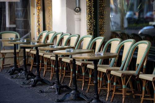 Kantstraße_Tisch_1428 - 