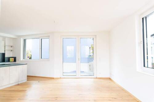 Wohnzimmer/Küche - 4 Zimmer Etagenwohnung zum Kaufen in Dresden