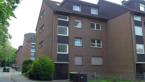 Vorderseite - Vierfamilienhaus am Schmölderpark, Garten, drei PKW-Stellplätze, eine Wohnung frei