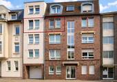 Straßenansicht - Citywohnung mit Stellplatz und Aufzug