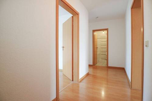 Diele - 3 Zimmer Etagenwohnung zum Kaufen in Neuss
