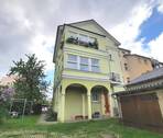 Hausansicht - kleine 3-Raum Wohnung im Dachgeschoss