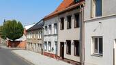 Straßenansicht - Ziehen Sie sofort in Ihr Stadthaus ein