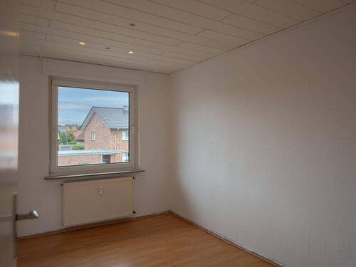 1. OG rechts Schlafzimmer - 