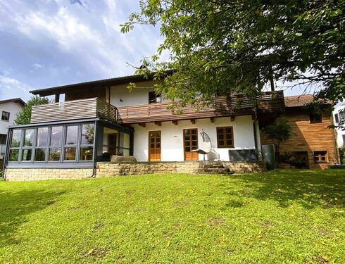Haus Außenansicht 2 - ***Einzigartiges Wohnhaus in begehrter Höhenlage von Deggendorf***