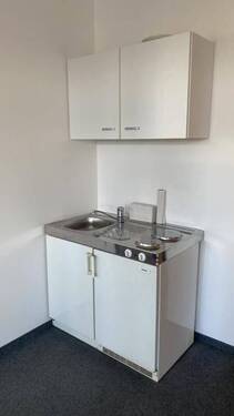 Eingangsbereich mit kleiner Küche - 