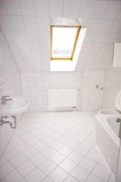 Bad - 2 Zimmer Etagenwohnung zur Miete in Chemnitz